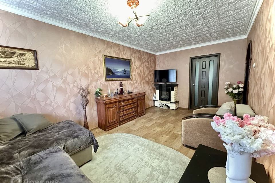 Продаётся 3-комнатная квартира, 60.5 м²