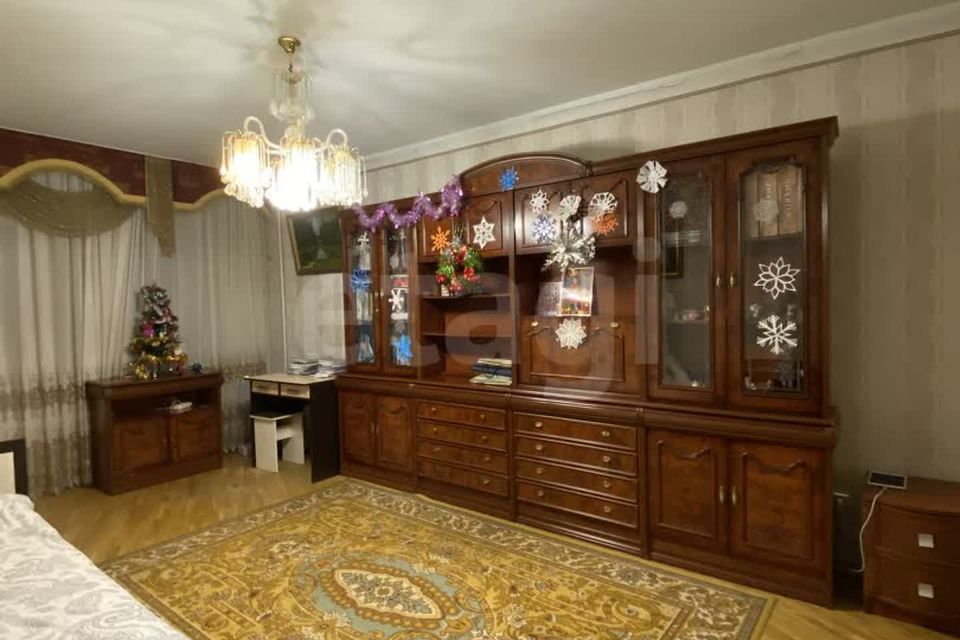 Продаётся 4-комнатная квартира, 110 м²