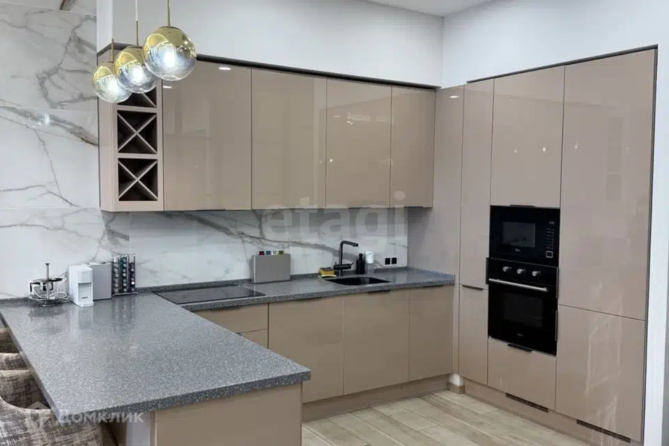 Продаётся 2-комнатная квартира, 66.9 м²