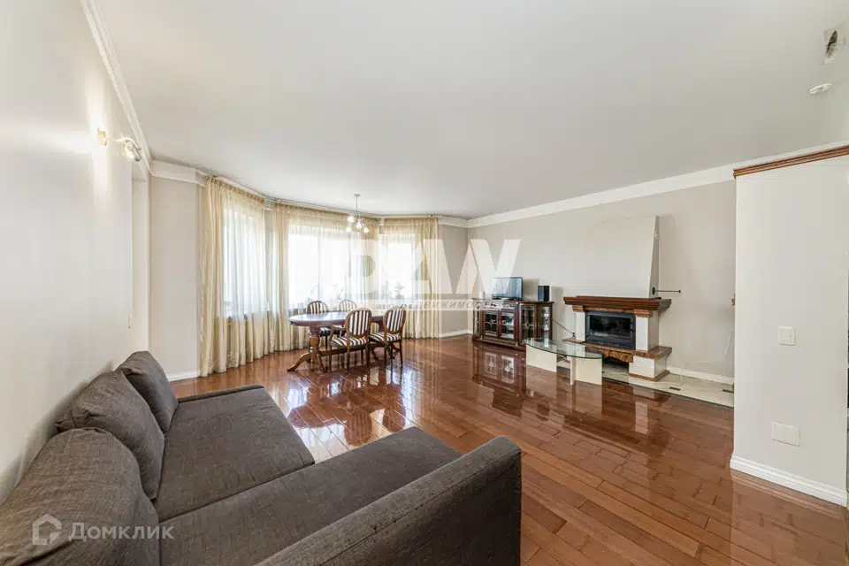Продаётся 5-комнатная квартира, 208.1 м²