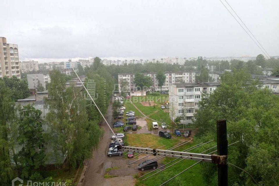 Продаётся 2 комнаты в 4-комн. квартире, 32.1 м²