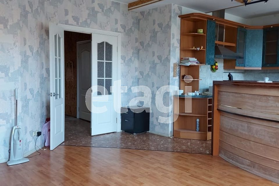 Продаётся 4-комнатная квартира, 171.3 м²