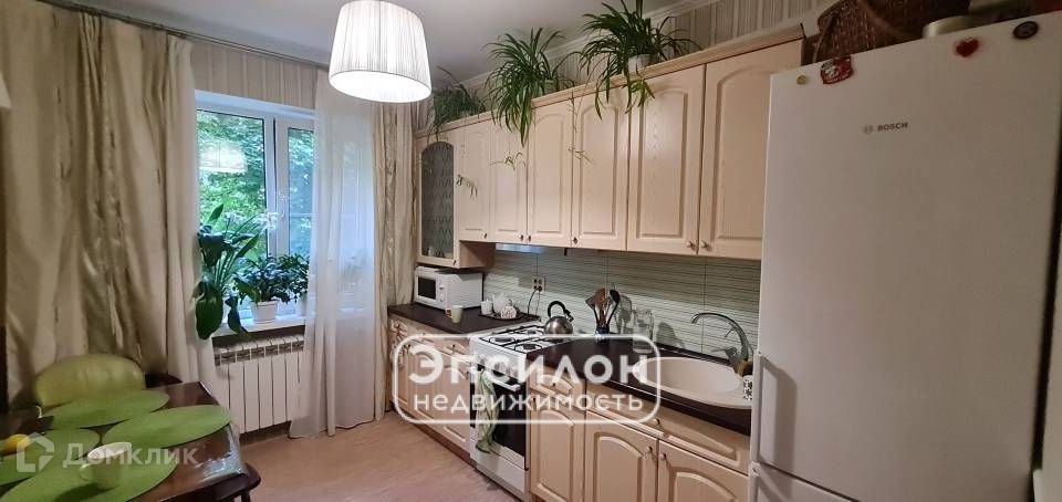 Продаётся 4-комнатная квартира, 69.6 м²