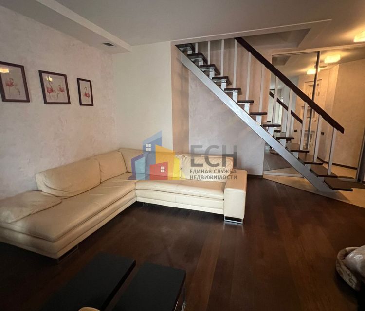 Продаётся 3-комнатная квартира, 129 м²