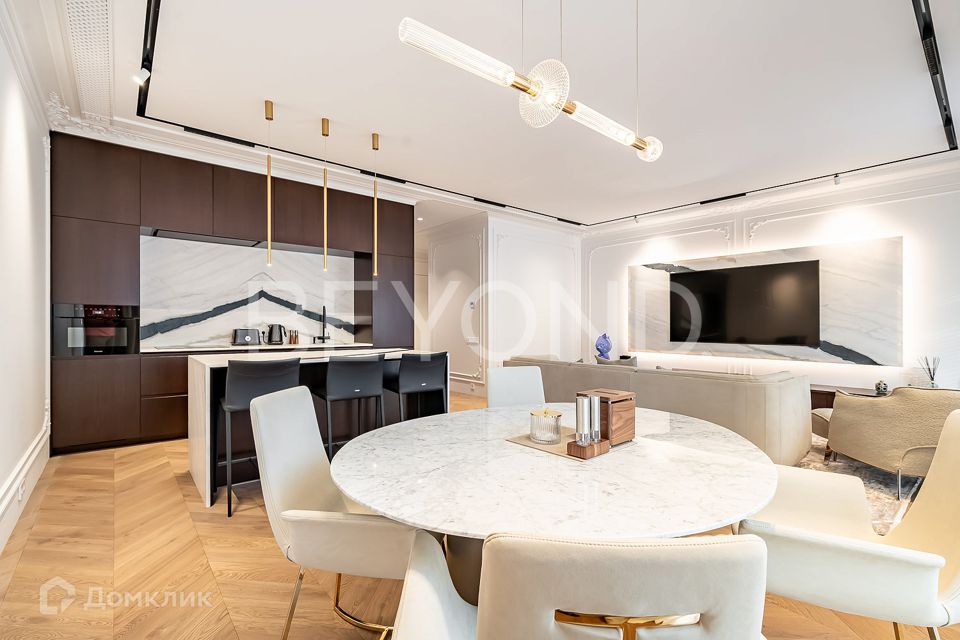 Продаётся 3-комнатная квартира, 101.8 м²