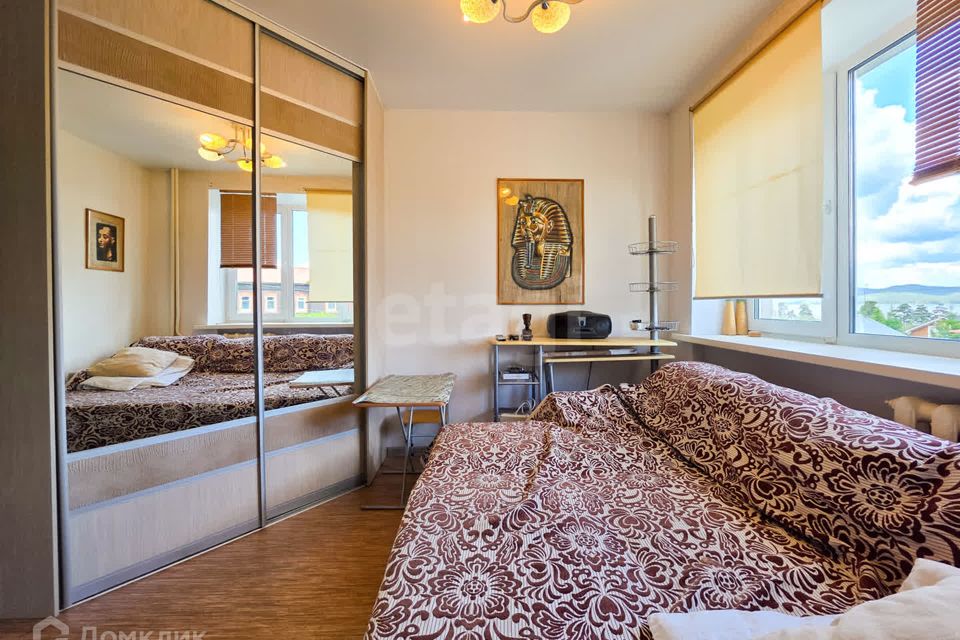 Продаётся 4-комнатная квартира, 61.1 м²