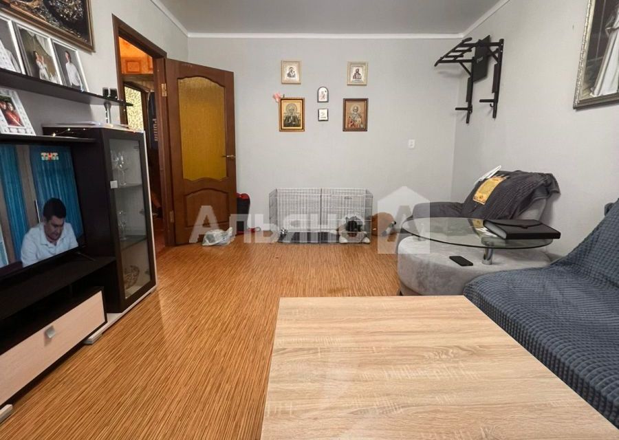 Продаётся 3-комнатная квартира, 56.9 м²