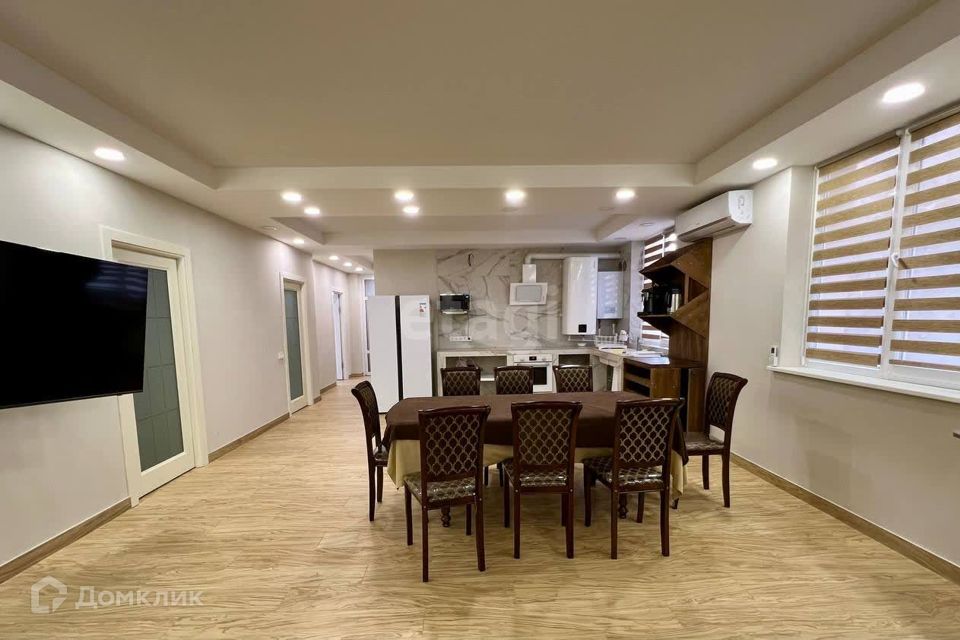 Продаётся 5-комнатная квартира, 141.8 м²