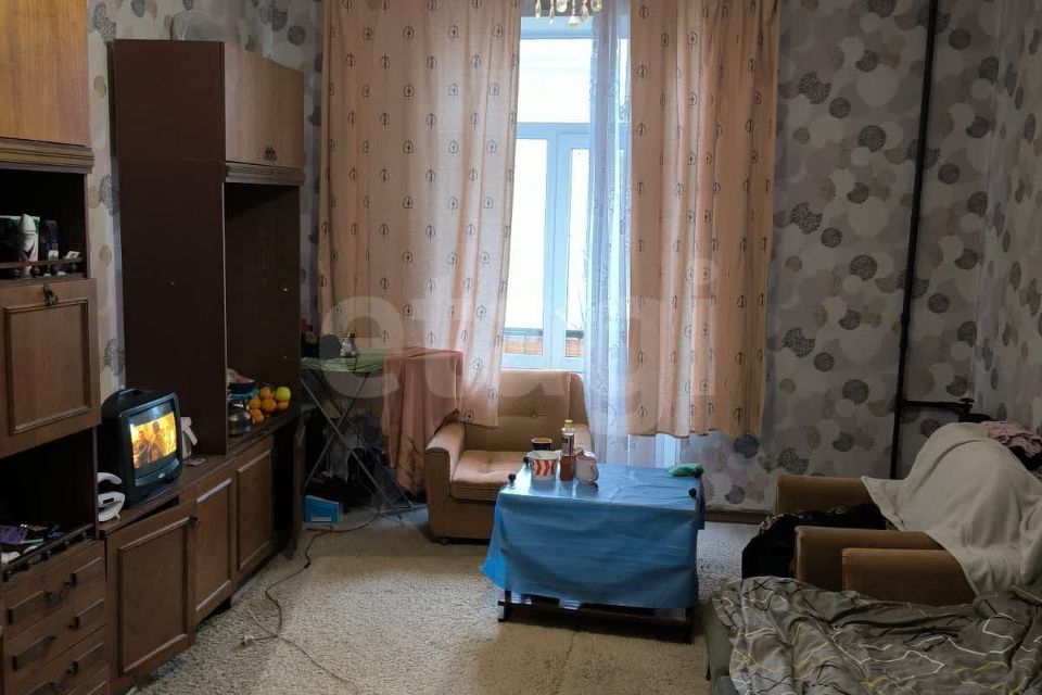 Продаётся комната в 2-комн. квартире, 53.9 м²