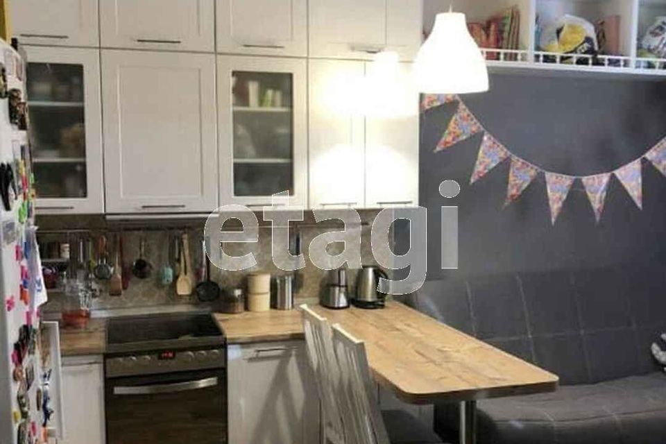 Продаётся 1-комнатная квартира, 43 м²