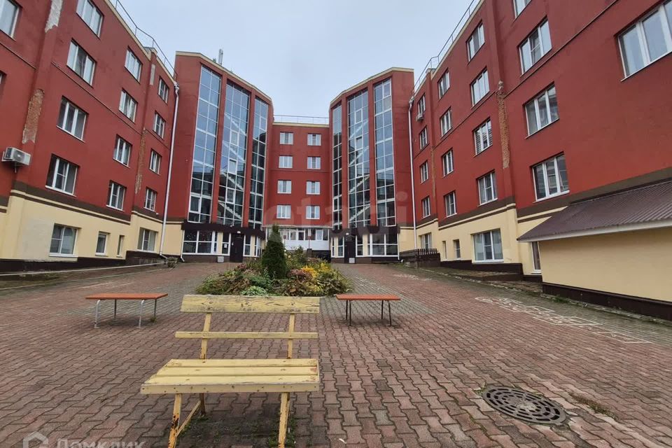 Продаётся 1-комнатная квартира, 79 м²