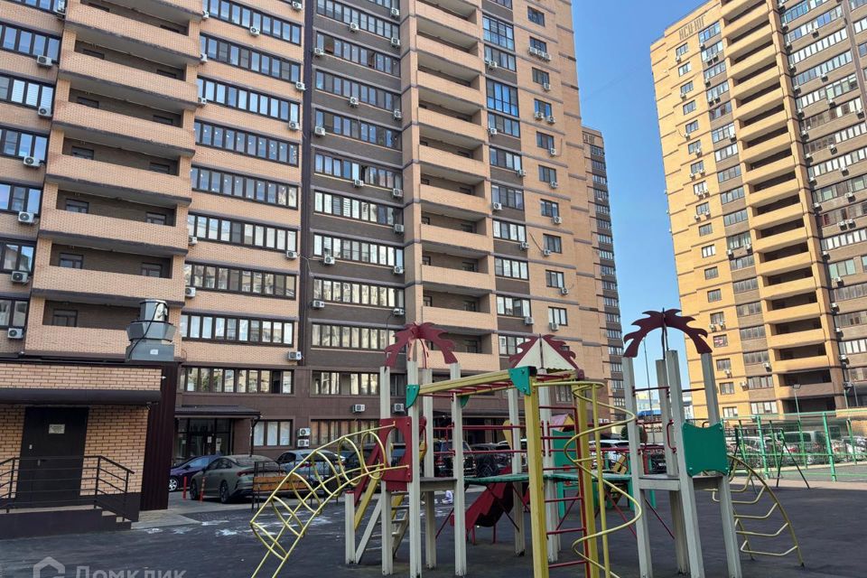 Продаётся 3-комнатная квартира, 100 м²