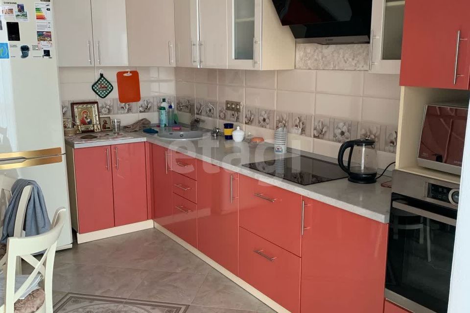 Продаётся 1-комнатная квартира, 46 м²