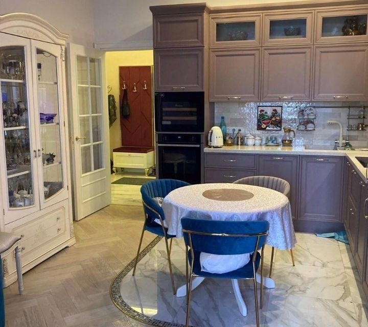 Сдаётся 2-комнатная квартира, 72 м²
