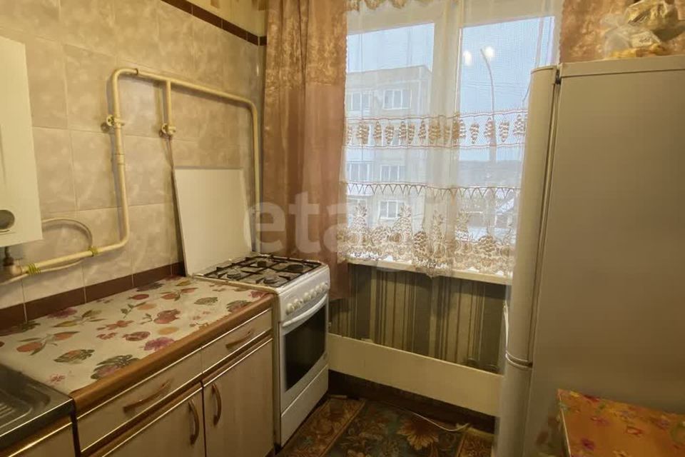 Продаётся комната в 2-комн. квартире, 49.8 м²