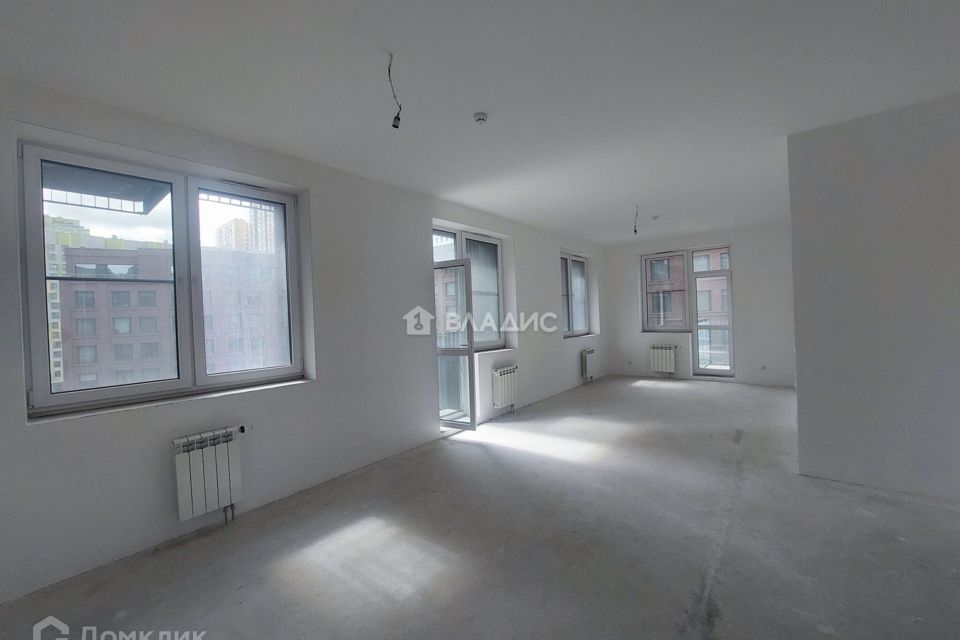 Продаётся 4-комнатная квартира, 140 м²
