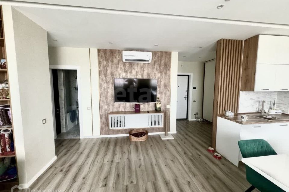 Продаётся 2-комнатная квартира, 70.1 м²