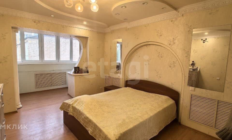 Продаётся 4-комнатная квартира, 110 м²