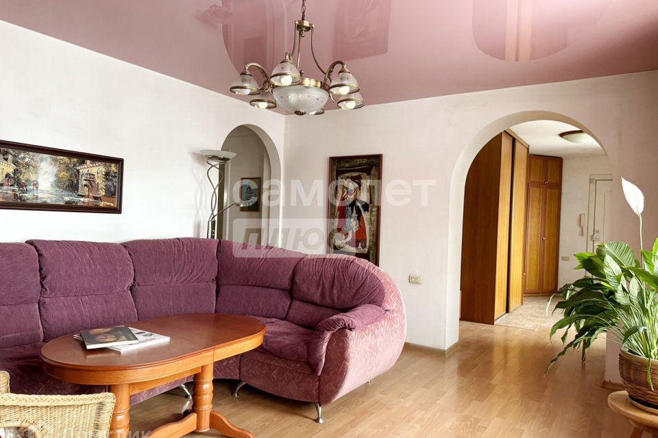 Продаётся 2-комнатная квартира, 71.2 м²
