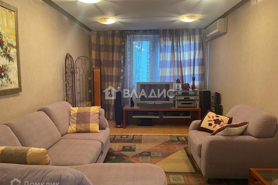Продаётся 4-комнатная квартира, 90.8 м²