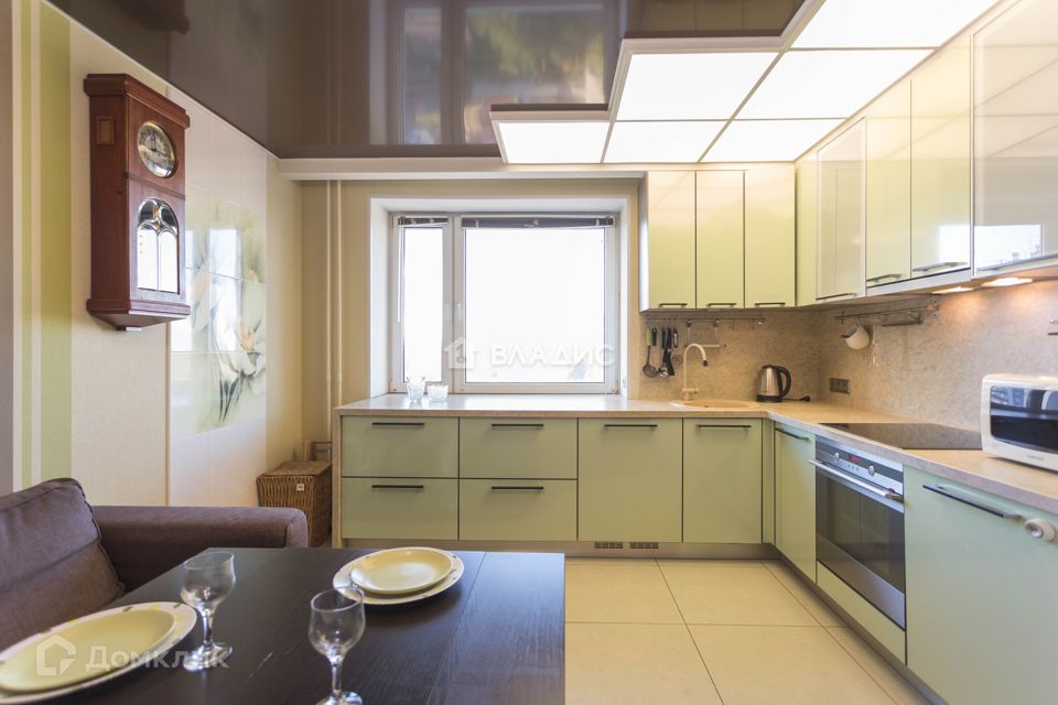 Продаётся 2-комнатная квартира, 60.8 м²