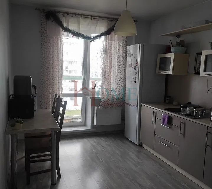Сдаётся 1-комнатная квартира, 42 м²