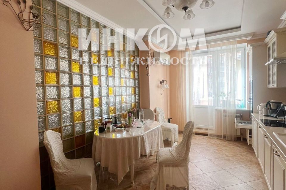 Сдаётся 3-комнатная квартира, 118 м²