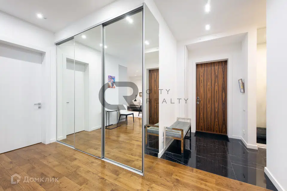 Продаётся 3-комнатная квартира, 109.7 м²