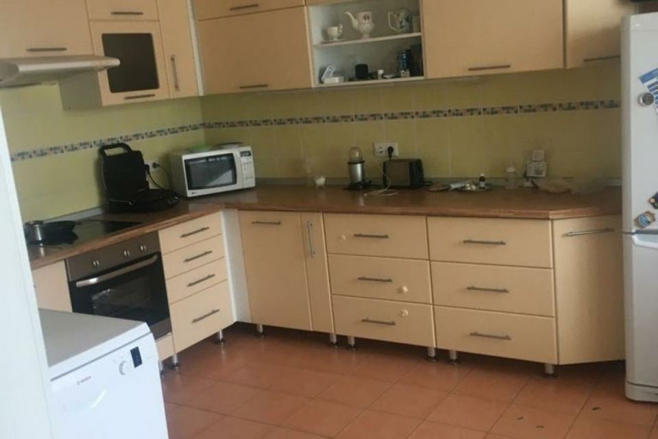 Продаётся 2-комнатная квартира, 80.2 м²