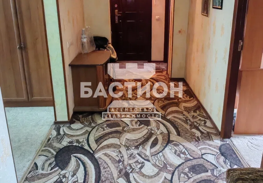 Продаётся 4-комнатная квартира, 82 м²
