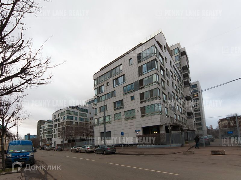 Сдаётся 4-комнатная квартира, 215 м²