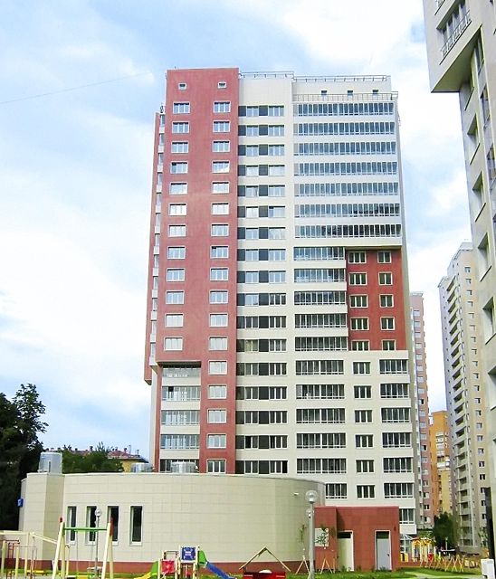 Продаётся 4-комнатная квартира, 160.2 м²