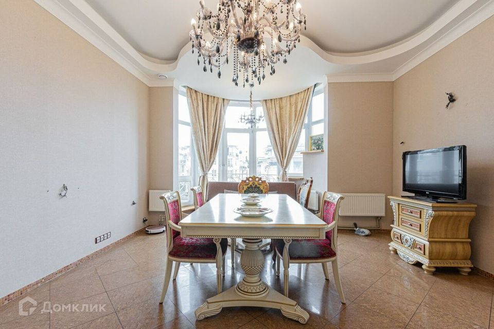 Сдаётся 4-комнатная квартира, 130 м²