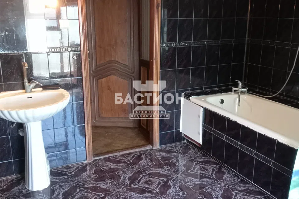 Продаётся 3-этажный дом, 266.7 м²