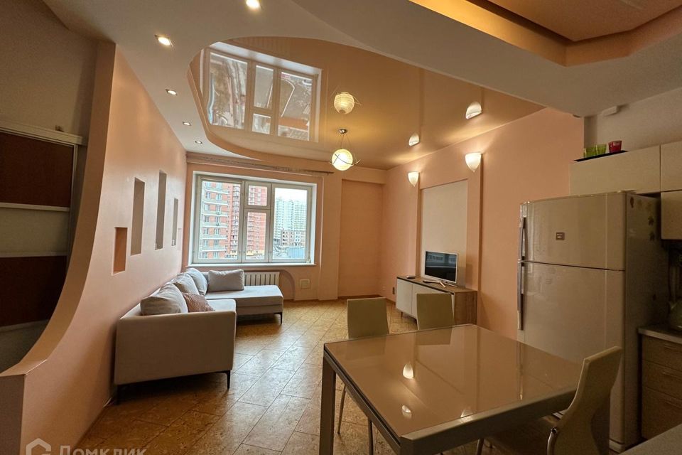 Сдаётся 2-комнатная квартира, 90 м²