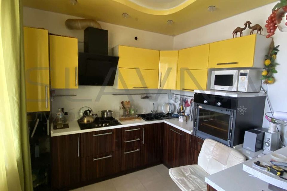 Продаётся 2-комнатная квартира, 72.5 м²