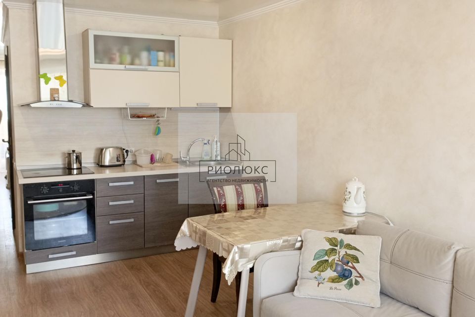 Продаётся 1-комнатная квартира, 42 м²