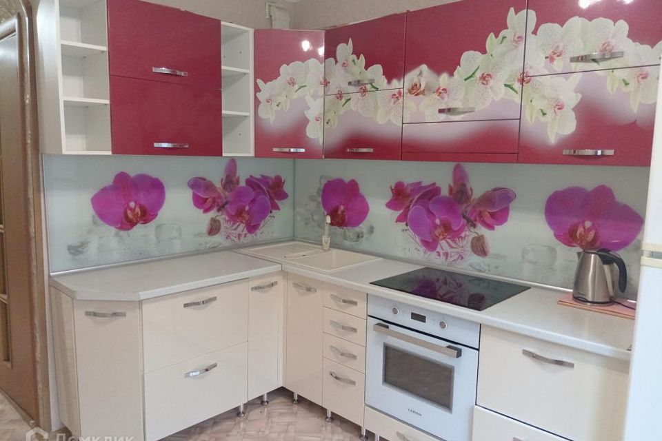 Продаётся 4-комнатная квартира, 77.8 м²