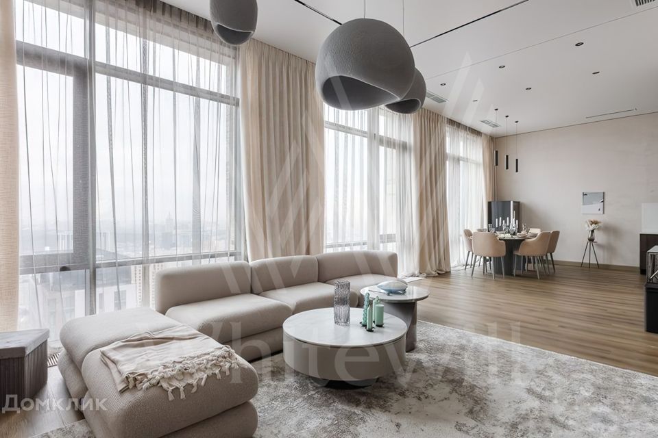Продаётся 3-комнатная квартира, 146 м²