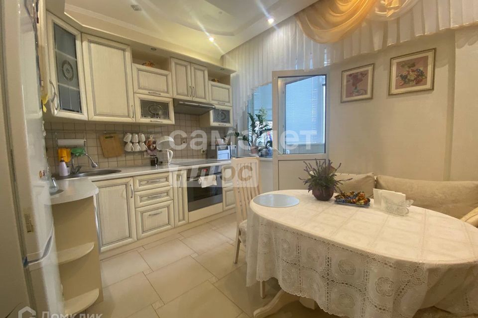 Продаётся 1-комнатная квартира, 42.4 м²
