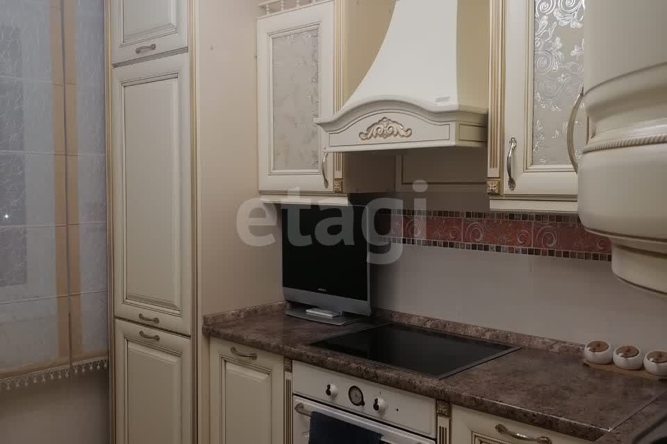 Продаётся 4-комнатная квартира, 79 м²