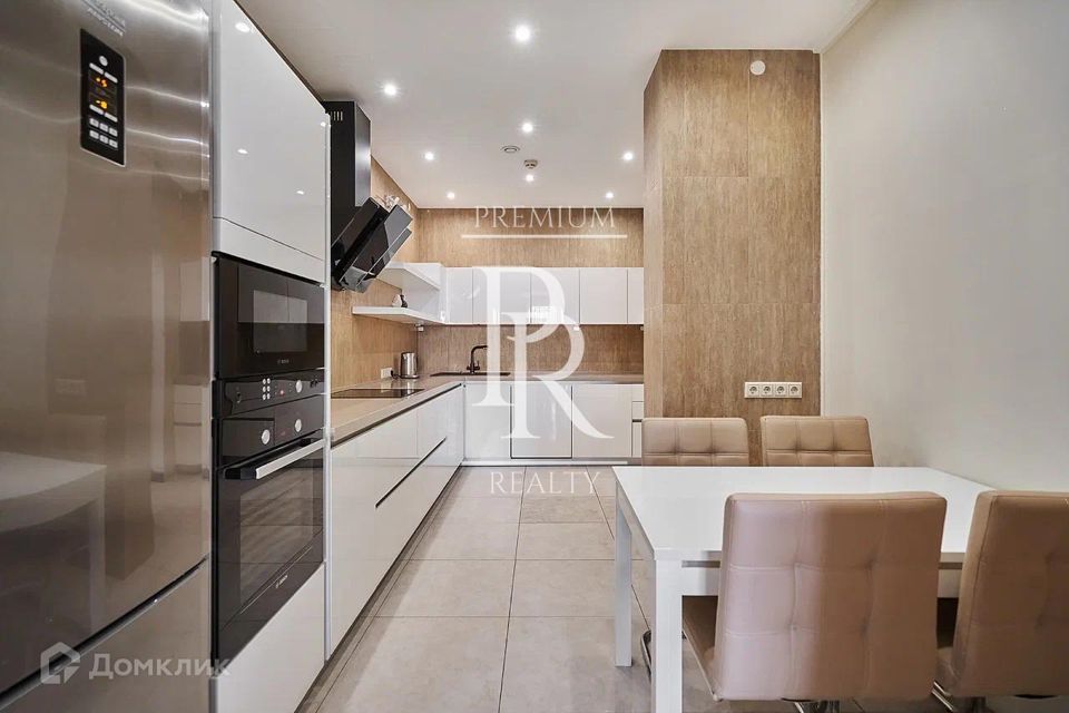 Продаётся 1-комнатная квартира, 82 м²