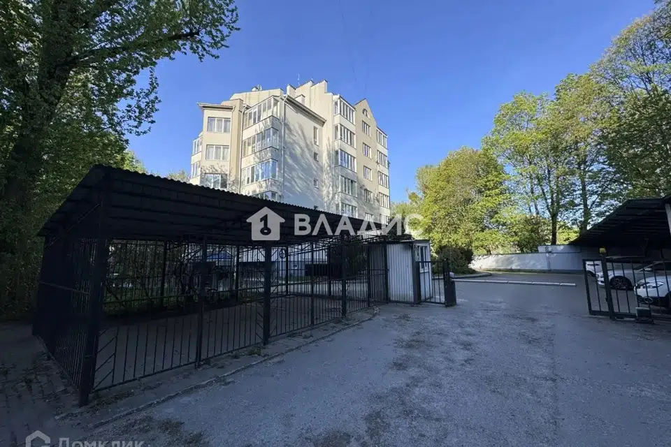 Продаётся 4-комнатная квартира, 135.5 м²