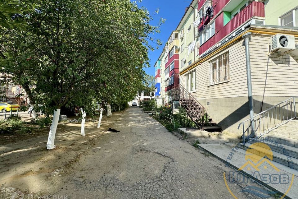 Продаётся 3-комнатная квартира, 48 м²