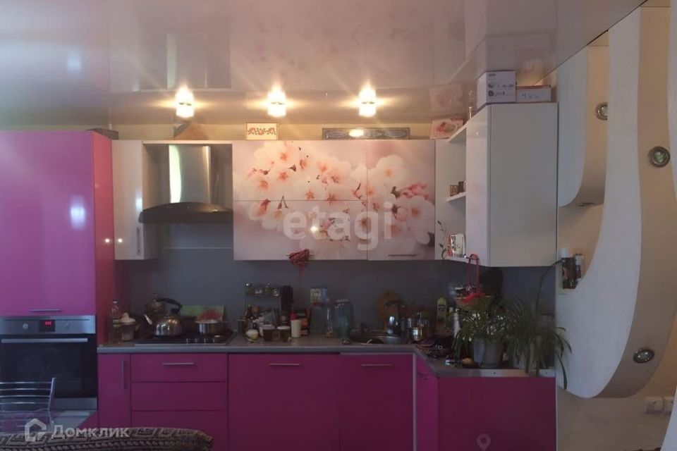 Продаётся 3-комнатная квартира, 64 м²