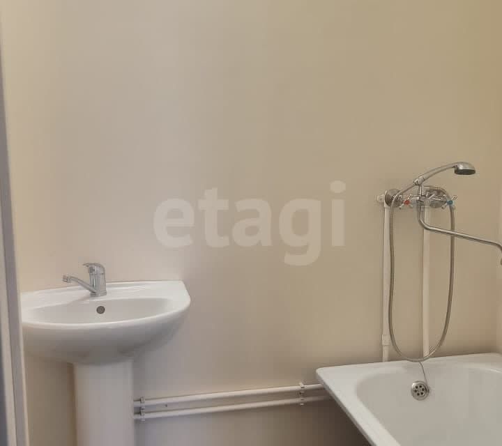 Продаётся 2-комнатная квартира, 63 м²