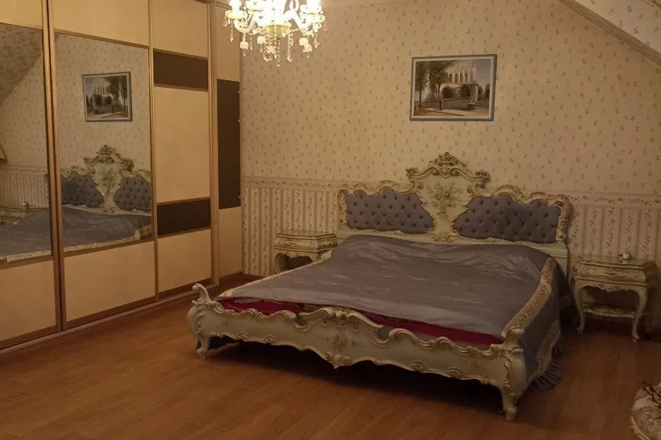 Сдаётся 2-этажный дом, 150 м²