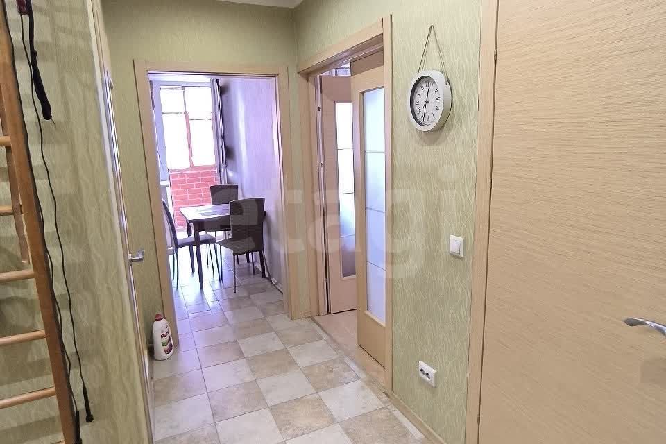 Продаётся 1-комнатная квартира, 42 м²