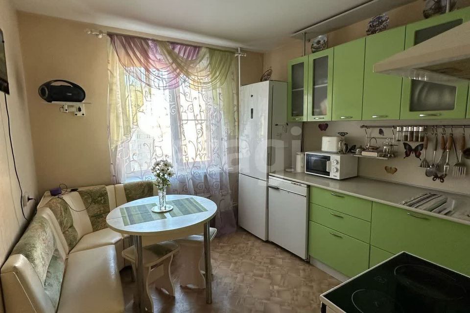 Продаётся 4-комнатная квартира, 71.4 м²