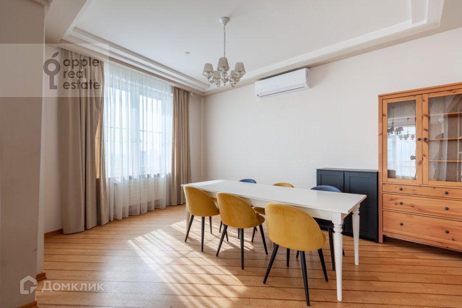 Сдаётся 4-комнатная квартира, 180 м²